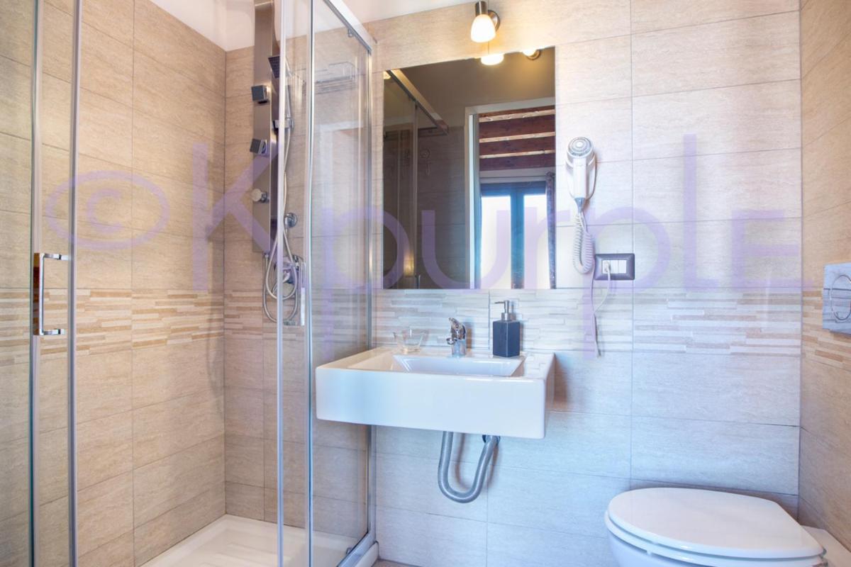 Le Api Hotell Cagliari Exteriör bild