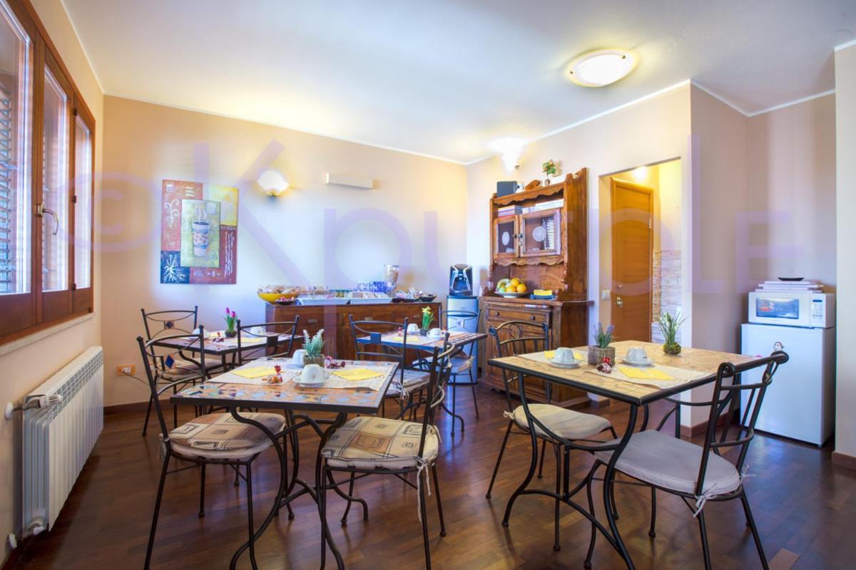Le Api Hotell Cagliari Exteriör bild